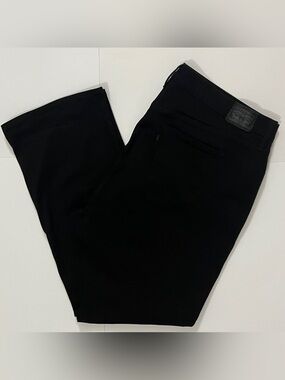 Womens Plus Size High Rise Bootcut 725 Black Levi Jeans
Size 22W